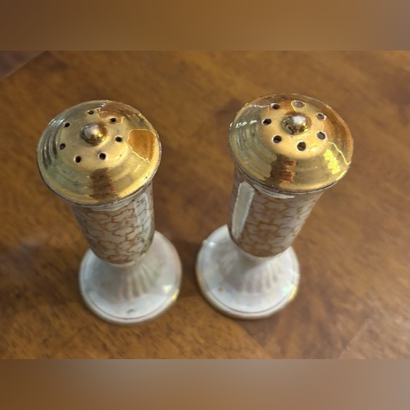 Lusterware Salt And Pepper Shakers - Picture 2 of 5